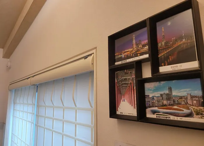 Villa & Hangang Park, 5 Min Walk From Konkuk University, Seongsu, Jayang Subway Stations, Licensed *