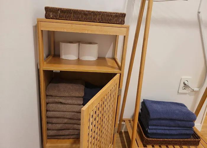 Villa & Hangang Park, 5 Min Walk From Konkuk University, Seongsu, Jayang Subway Stations, Licensed