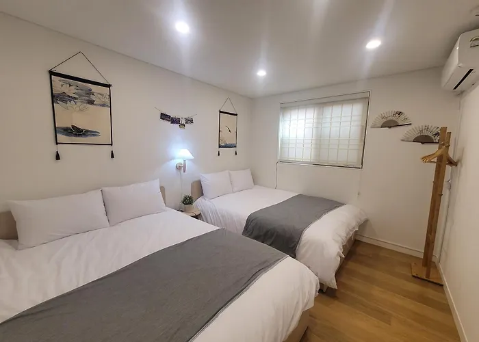 & Hangang Park, 5 Min Walk From Konkuk University, Seongsu, Jayang Subway Stations, Licensed Villa